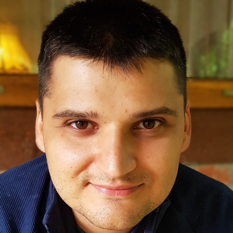 <strong>Tomasz Jetka</strong>